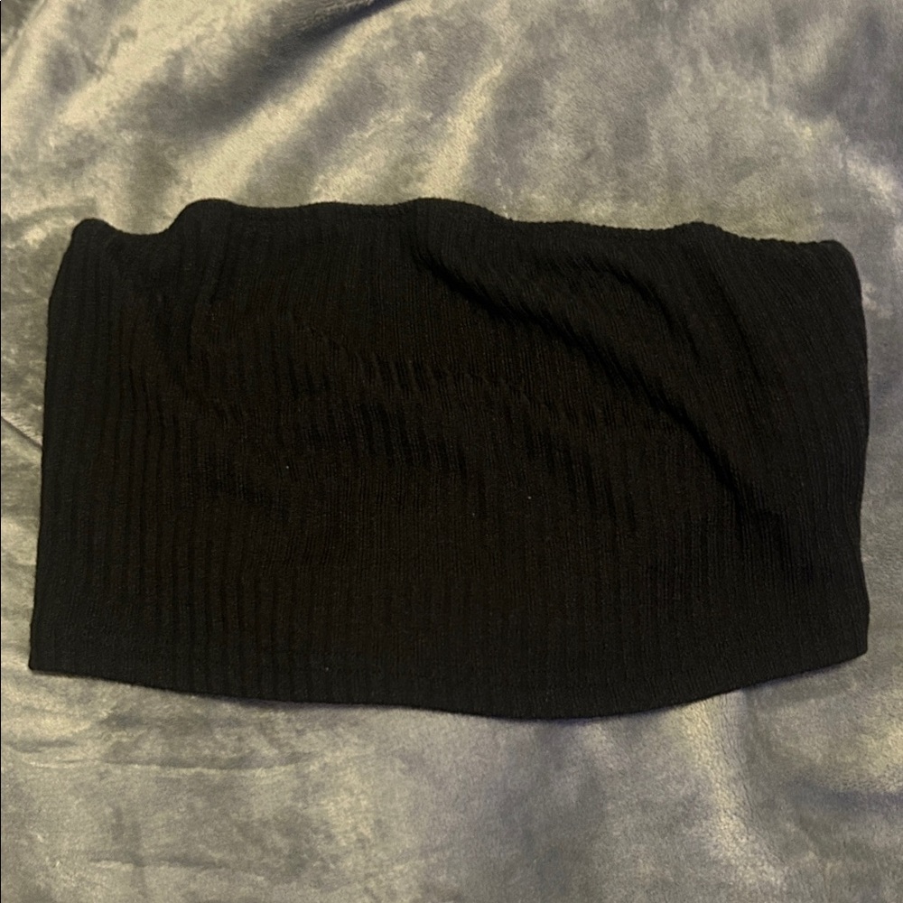 SHEIN Black Ribbed Crop Top